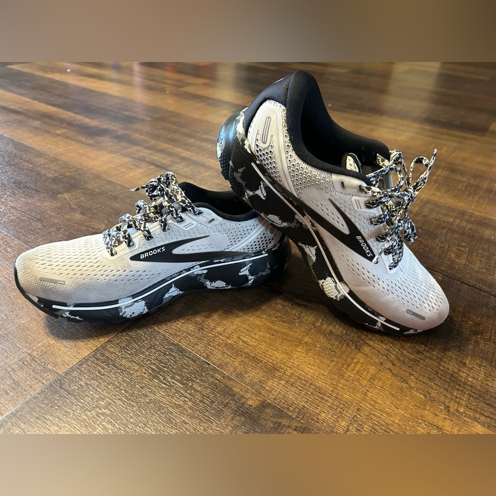 Women's Brooks Ghost 14 Size 8